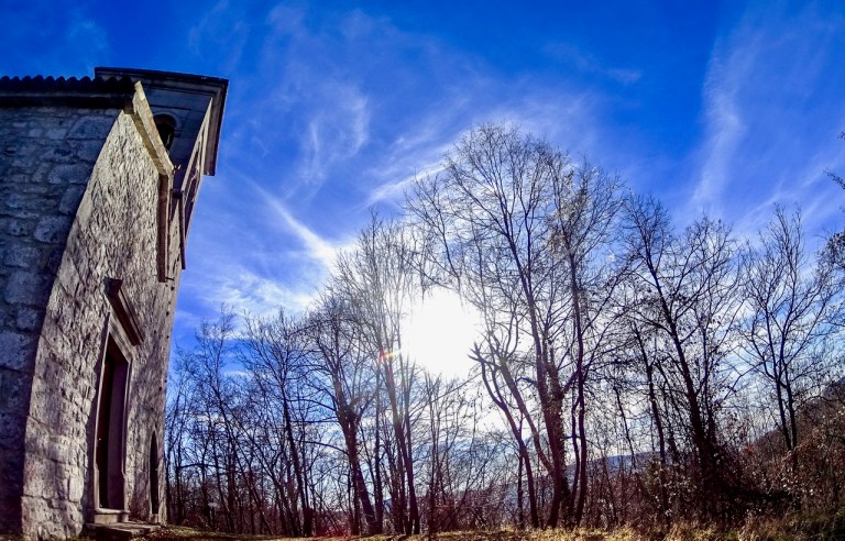 La chiesetta in cima