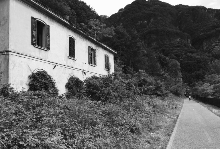 E6BE753C-FDCB-4471-B278-FCE803022D8B-215-000000019A408A40